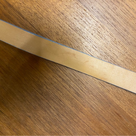 Dooney and Bourke handbag with strap - Picture 10 of 11